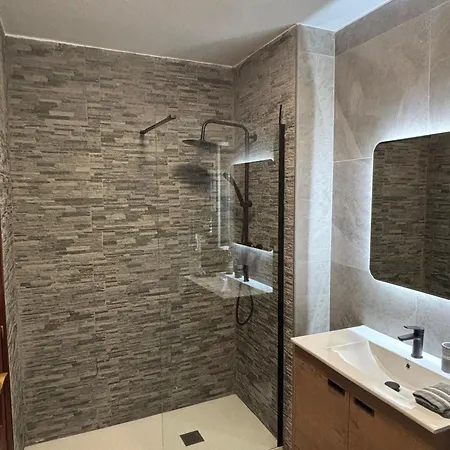 Amplio Piso Reformado * San Pedro de Viveiro